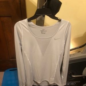 Nike Women's Zonal Cooling Relay Top Size Medium